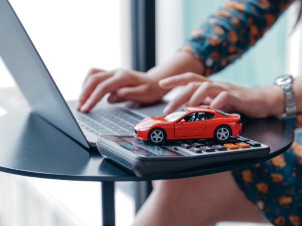 Best time to book a car at Saint Lucia airports.